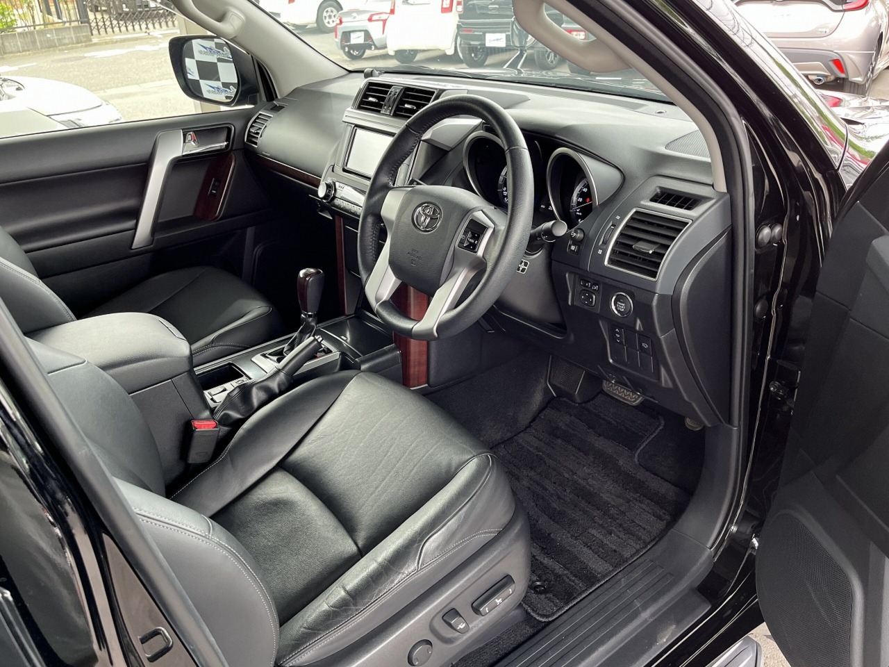 TOYOTA PRADO